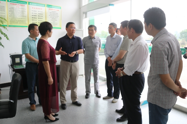 侯顺利视察锦绣千村农业专业合作社资金互助部.JPG
